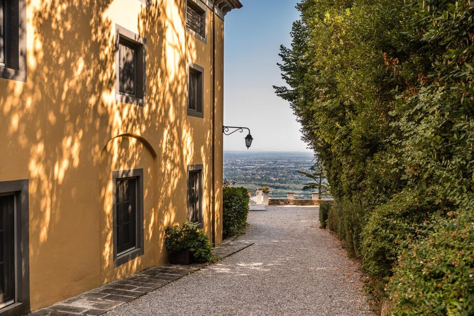 Tenuta Guinigi Antico Borgo Di Matraia - Exclusive Holidays Apartments & Pool Lucca Exterior photo