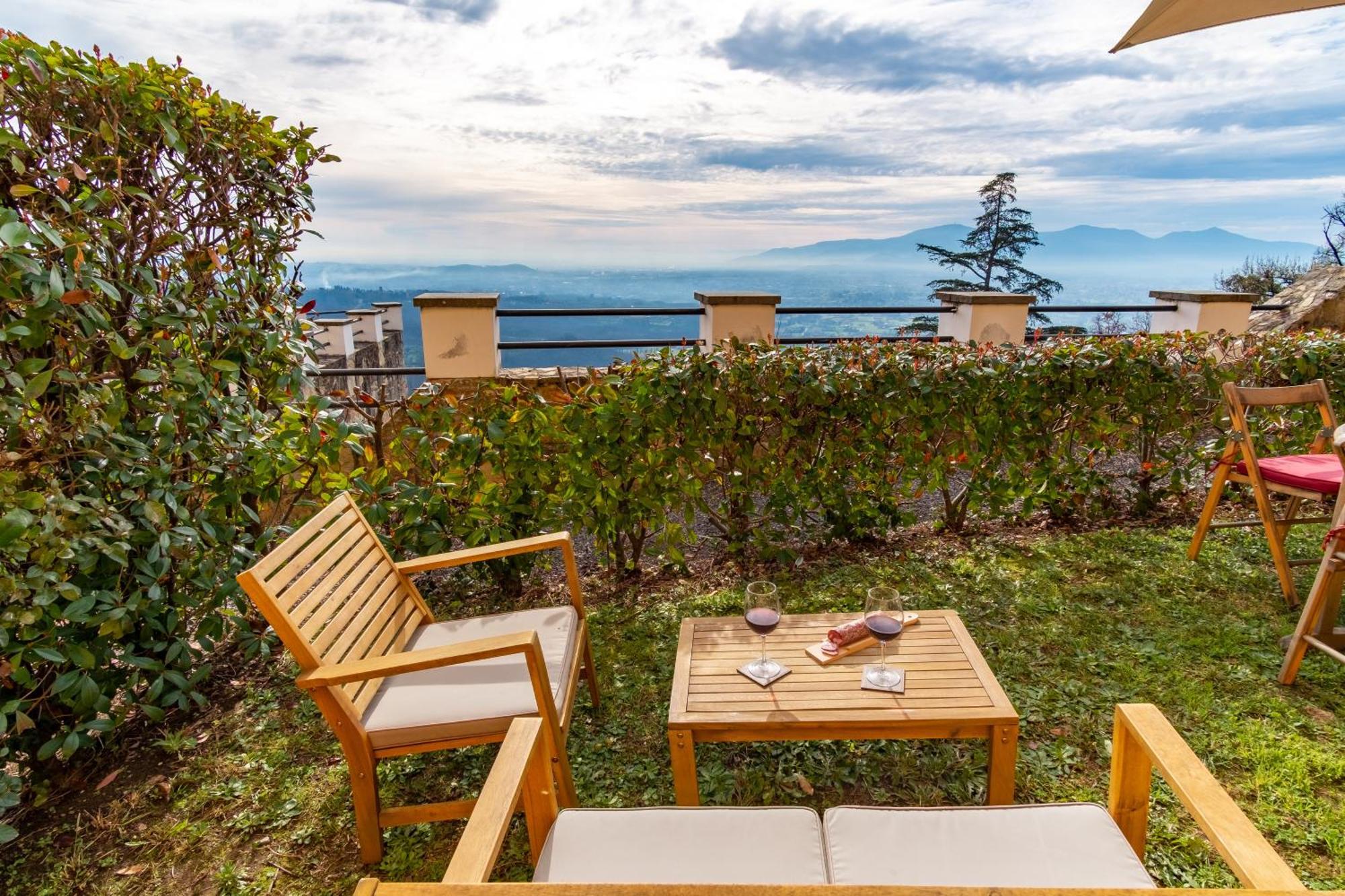 Tenuta Guinigi Antico Borgo Di Matraia - Exclusive Holidays Apartments & Pool Lucca Exterior photo